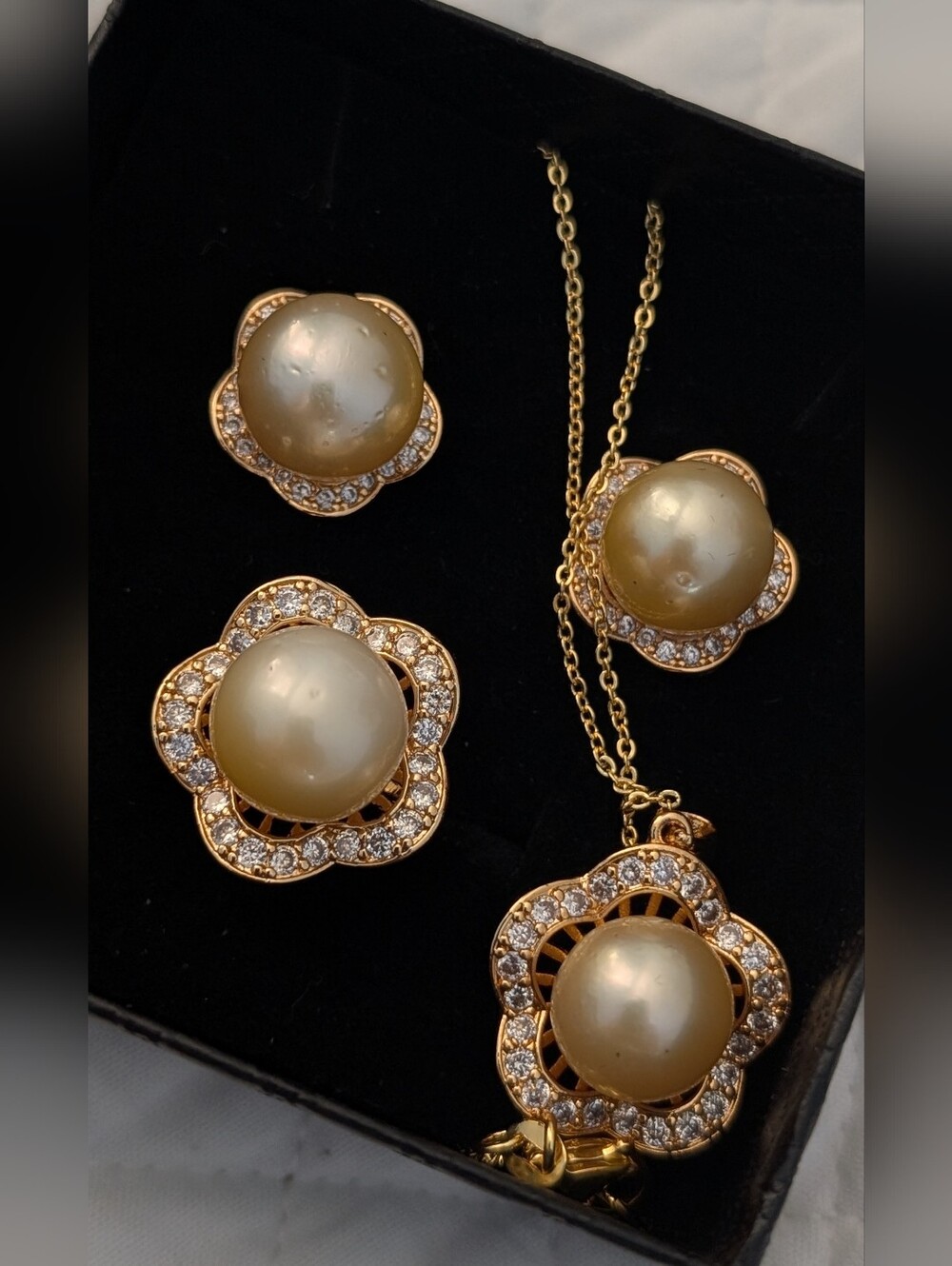Authentic South Sea Champagne Pearl Flower Necklace Earring And Ring Set